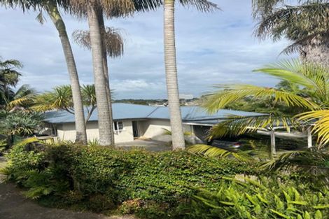 Photo of property in 2/25 Wolsley Avenue, Milford, Auckland, 0620