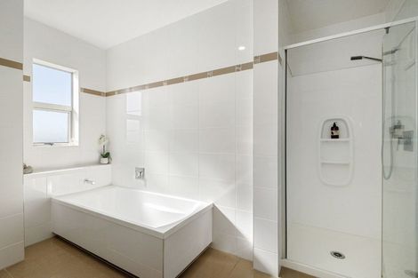 Photo of property in 4 Laurel Oak Drive, Schnapper Rock, Auckland, 0632