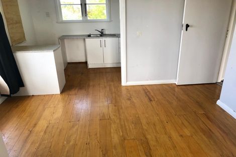 Photo of property in 17 Eastglen Road, Glen Eden, Auckland, 0602