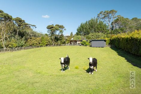 Photo of property in 35a Fork Road, Kumeu, 0891