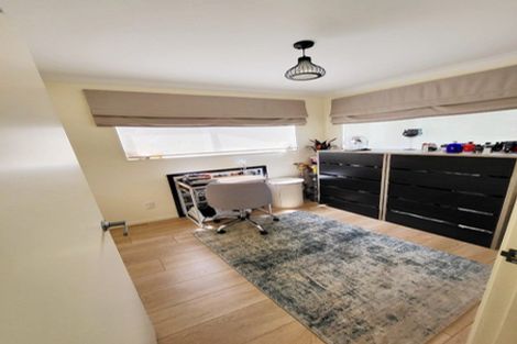 Photo of property in 18a/2 Sherwood Avenue, Te Atatu South, Auckland, 0610