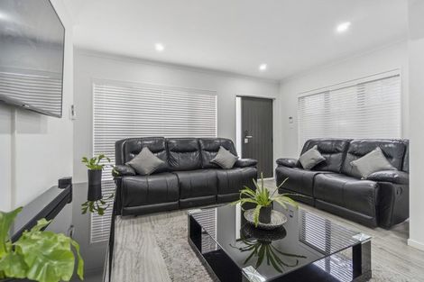 Photo of property in 15b Browns Road, Manurewa, Auckland, 2102