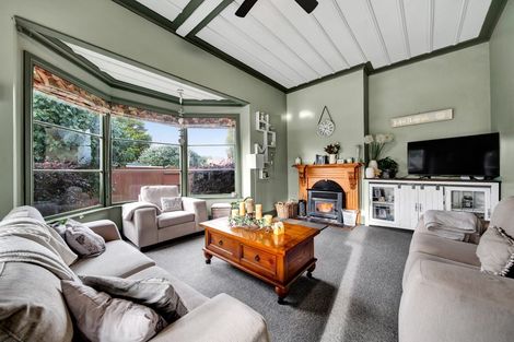 Photo of property in 61 Turuturu Road, Hawera, 4610