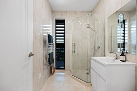 Photo of property in 3d Lake Domain Drive, Frankton, Hamilton, 3204