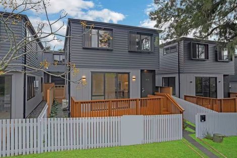 Photo of property in 2 Kama Place, Sunnynook, Auckland, 0620