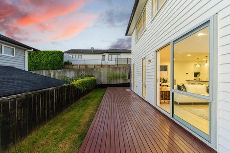 Photo of property in 10 Ian Gordon Lane, Orewa, 0931