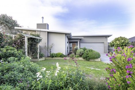 Photo of property in 26 Pegasus Place, Kelvin Grove, Palmerston North, 4414
