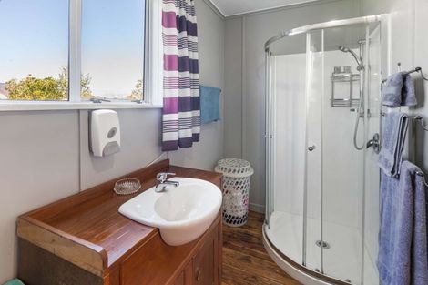Photo of property in 24 Bear Street, Waverley, 4510