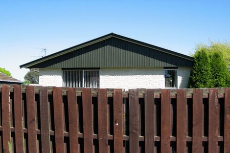 Photo of property in 12 Monteath Place, Redwood, Christchurch, 8051