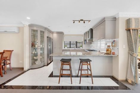 Photo of property in 26 Chateau Rise, Flat Bush, Auckland, 2016