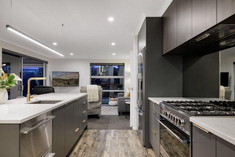 Photo of property in 21 Kahuparere Crescent, Pyes Pa, Tauranga, 3112