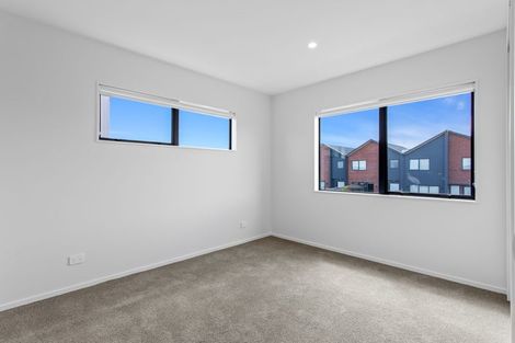 Photo of property in 3 Aquamarine Road, Rosehill, 2113