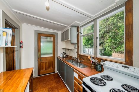 Photo of property in 64 Wellington Road, Paekakariki, 5034
