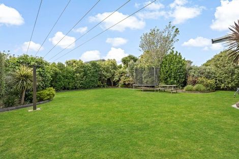 Photo of property in 6 Clinton Avenue, Te Atatu Peninsula, Auckland, 0610
