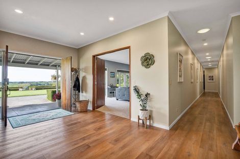 Photo of property in 80 Clearview Road, Lepperton, New Plymouth, 4373