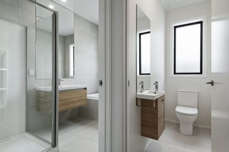 Photo of property in 6 Oyster Drive, Whenuapai, 0618