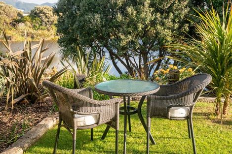 Photo of property in 18 Takahe Drive, Paraparaumu Beach, Paraparaumu, 5032