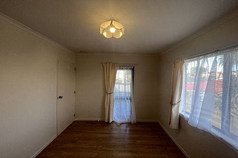 Photo of property in 16 Jubaea Place, Henderson, Auckland, 0610