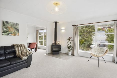Photo of property in 48 Thurleigh Grove, Karori, Wellington, 6012