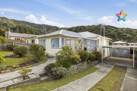 Photo of property in 20 Gardiner Grove, Wainuiomata, Lower Hutt, 5014