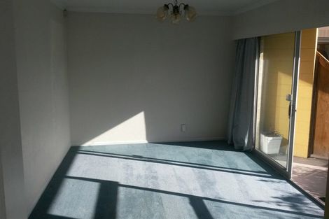 Photo of property in 77 Memorial Avenue, Ilam, Christchurch, 8053