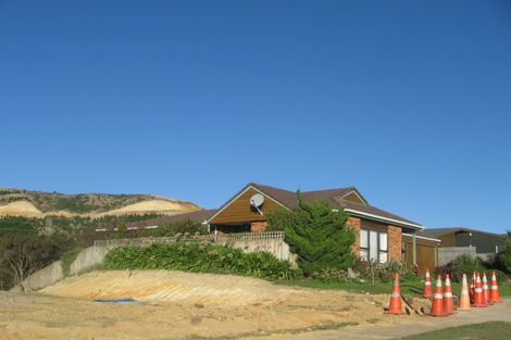 Photo of property in 47 James Cook Drive, Whitby, Porirua, 5024