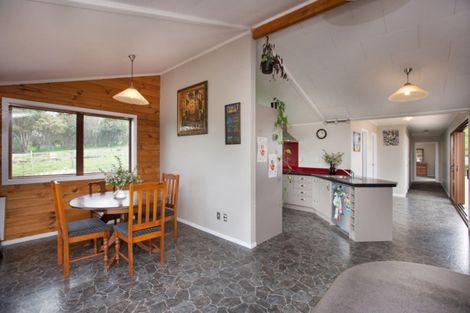 Photo of property in 398 Ruapuke Road, Raglan, 3296
