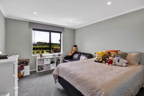 Photo of property in 1 Larlin Drive, Hawera, 4675