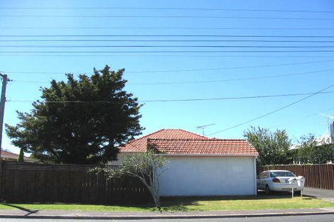 Photo of property in 1/90 Nile Road, Milford, Auckland, 0620