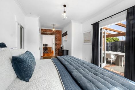 Photo of property in 20 Wallace Place, Westown, New Plymouth, 4310