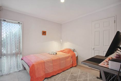 Photo of property in 8 Yarlside Place, Northpark, Auckland, 2013