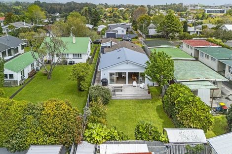 Photo of property in 33 Ballance Street, Lower Vogeltown, New Plymouth, 4310