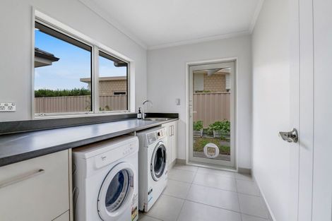 Photo of property in 23 Manhattan Rise, Orewa, 0931