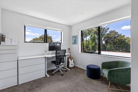 Photo of property in 27d Taipari Road, Te Atatu Peninsula, Auckland, 0610