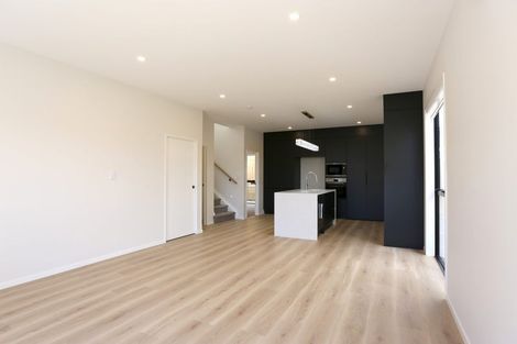 Photo of property in 1a Kirkdale Place, Northcross, Auckland, 0632