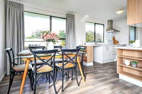 Photo of property in 6 Leaming Place, Clarks Beach, 2122