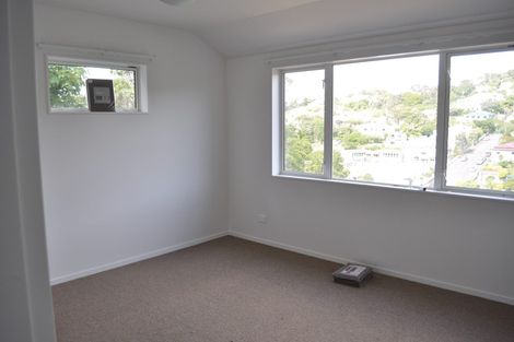 Photo of property in 8 Kopiko Way, Brooklyn, Wellington, 6021
