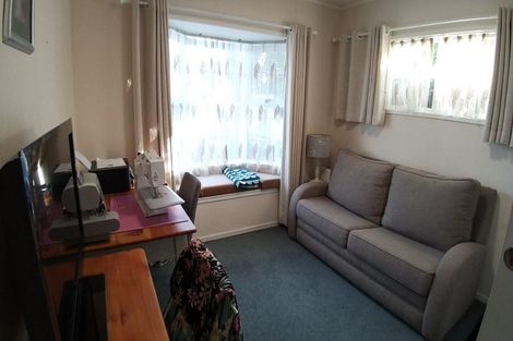 Photo of property in 40 Priestley Drive, Bucklands Beach, Auckland, 2014