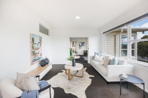 Photo of property in 36 Winston Avenue, Hokowhitu, Palmerston North, 4410