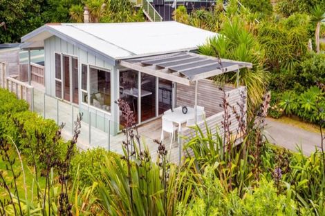Photo of property in 60 Waitea Road, Muriwai, Waimauku, 0881