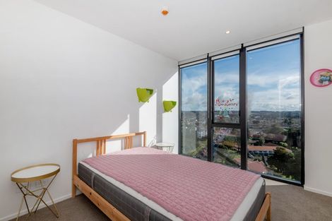Photo of property in 1 Buscomb Avenue, Henderson, Auckland, 0610