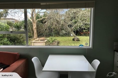 Photo of property in 69 Kiwi Esplanade, Mangere Bridge, Auckland, 2022