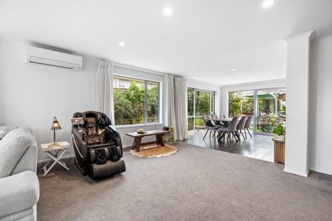 Photo of property in 25 Waitemata Drive, One Tree Point, 0118