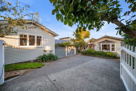 Photo of property in 23 Pohutukawa Avenue, Shelly Park, Auckland, 2014