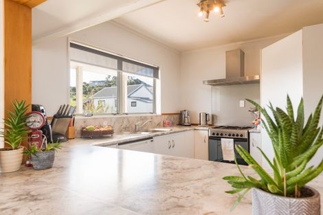 Photo of property in 15 Du Fresne Place, Russell, 0202