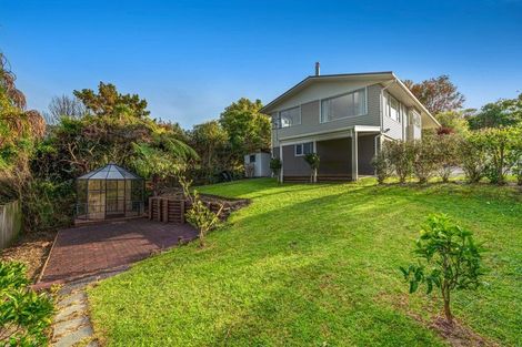 Photo of property in 12 Finn Place, Totara Vale, Auckland, 0629