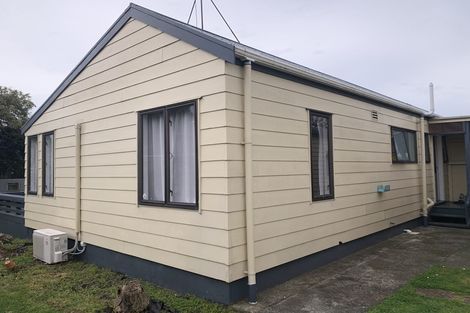 Photo of property in 13 Gloaming Place, Conifer Grove, Takanini, 2112
