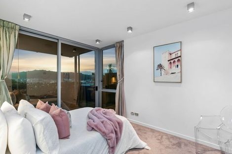 Photo of property in 22u5 The Crescent, Roseneath, Wellington, 6011