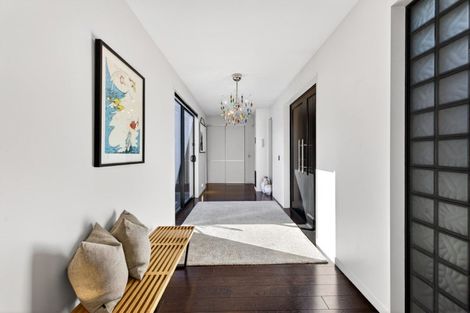 Photo of property in 27 Jervois Road, Jervoistown, Napier, 4112
