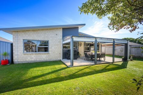 Photo of property in 99 Schnell Drive, Kelvin Grove, Palmerston North, 4414